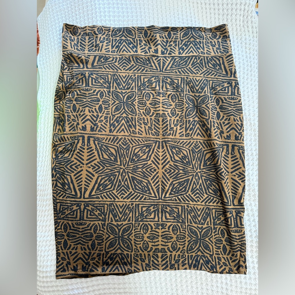 Polynesian print Tan and Black stretch pencil skirt